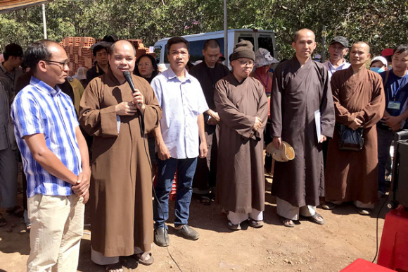 Đoàn Từ Thiện Chùa Hưng Phước Ủng Hộ Quà Bà Con Nghèo Tỉnh Bình Phước_08-12-2019