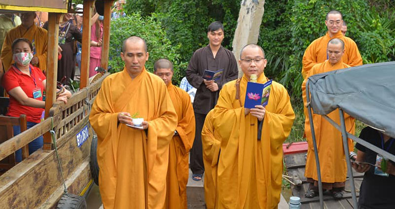 [Video_01] Lễ Phóng Sanh Cá Trên Sông Hàm Luông, Bến Tre_27-09-2020